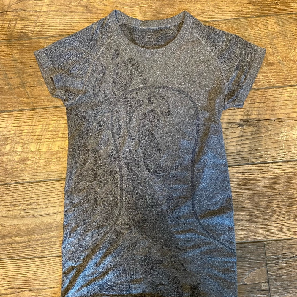 Lululemon top